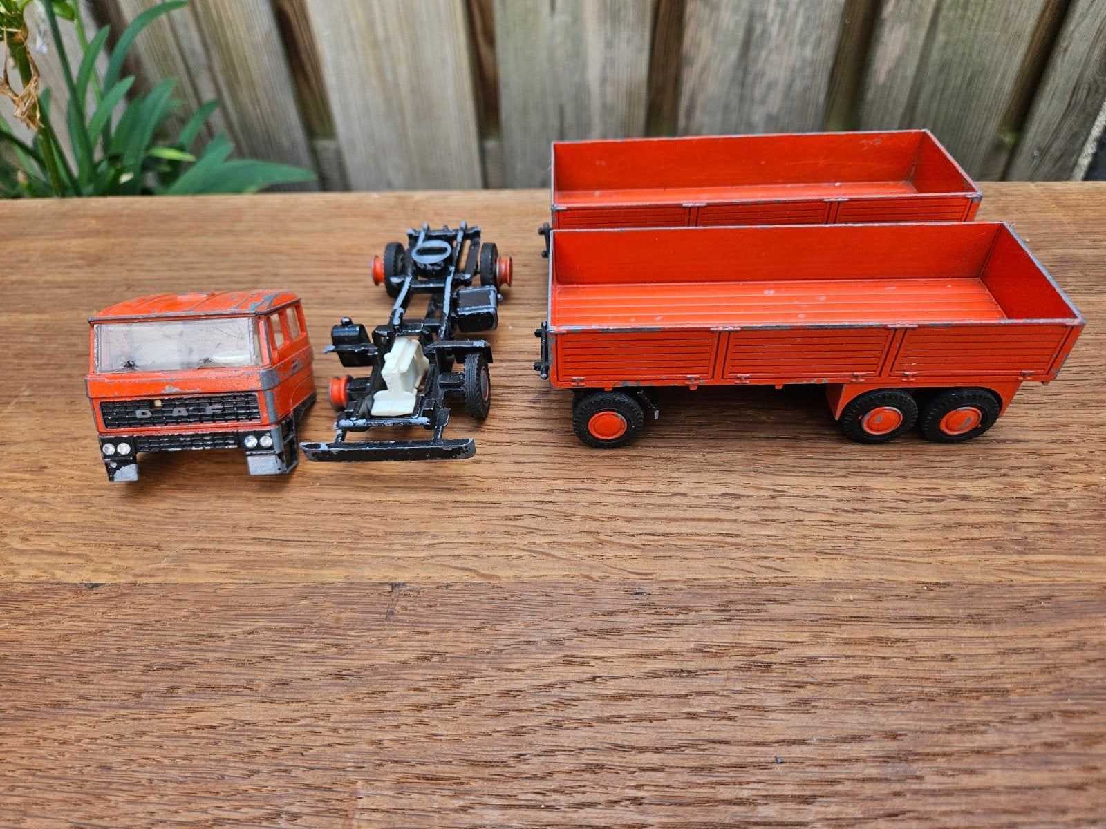 Lion Car Daf onderdelen: 2 aanhangers, cabine en chassis, Ophalen of Verzenden, Gebruikt, Bus of Vrachtwagen, Lion Toys