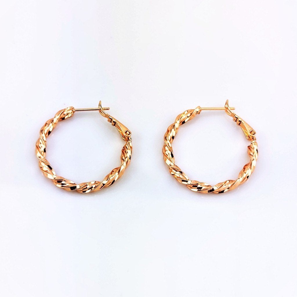 Ø30mm Twisted Oorbellen - Roségoudkleurig - XUPING Oorringen, Overige materialen, Hangers, Birgitta-Gracht 33, 6465 EL Kerkrade, Nederland