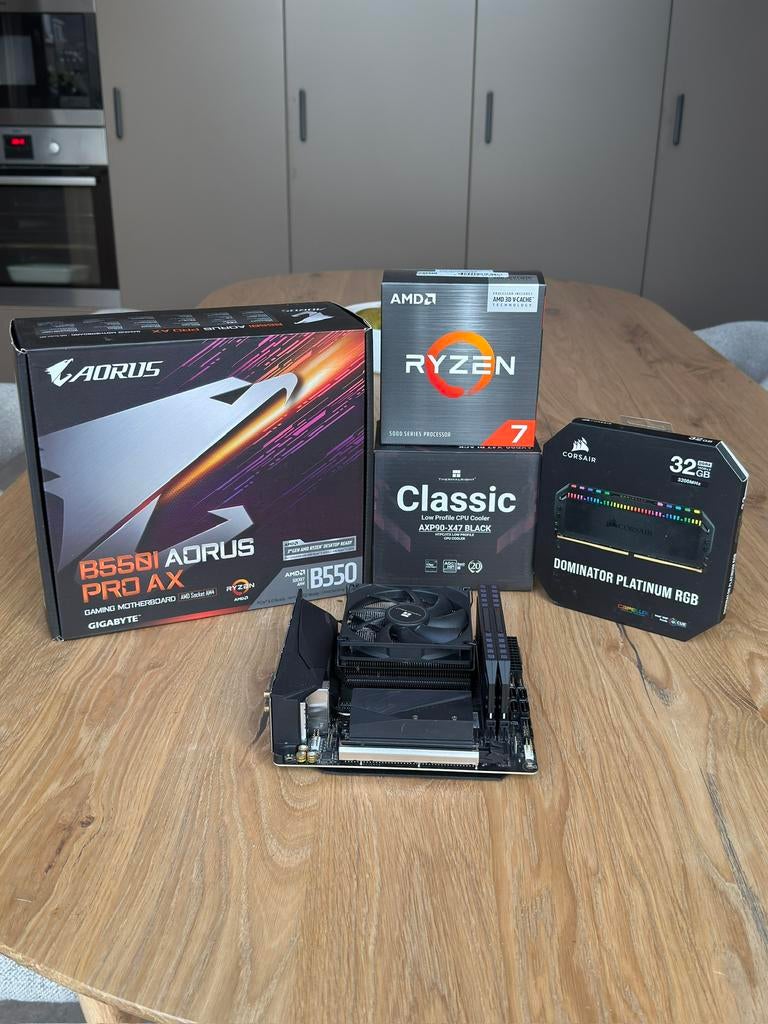 Upgradeset — 5700X3D + B550i Aorus + 32GB RAM + 2TB SSD, Ophalen of Verzenden, Zo goed als nieuw, 8-core, 4 Ghz of meer