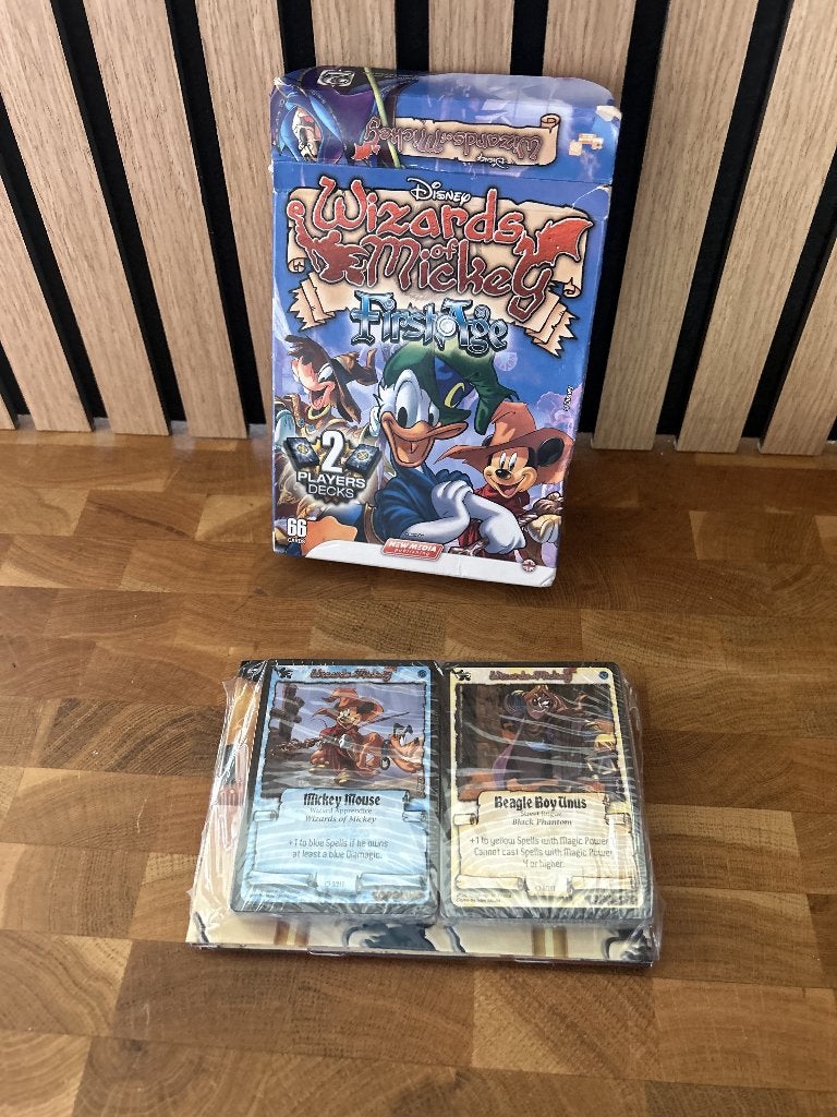 Disney wizards of Mickey two players deck kaartspel, Ophalen of Verzenden, Zo goed als nieuw