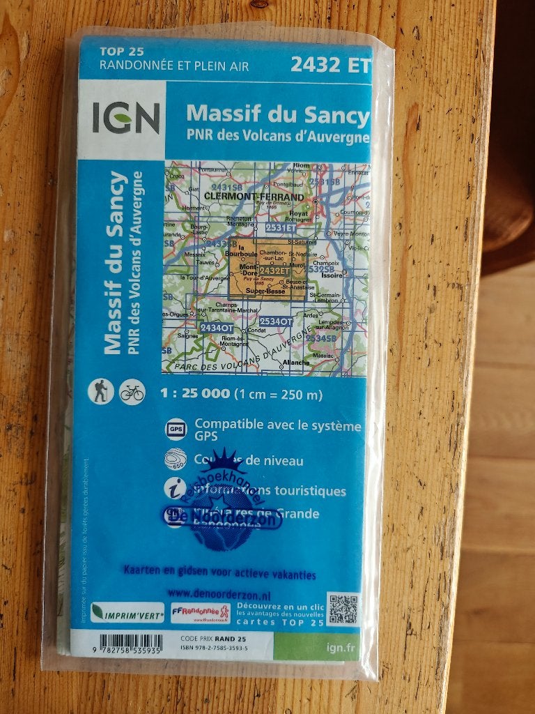 wandelkaart Massif du Sancy IGN 2432 ET, Gelezen, Ophalen of Verzenden, Landkaart, 2000 tot heden
