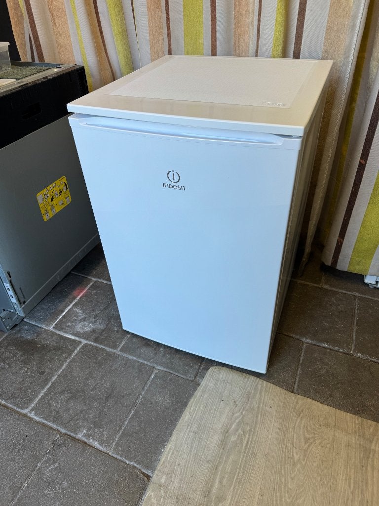 Indesit Tafelmodel Vrieskast | 3 Laden | Goede Staat |Schoon, Witgoed en Apparatuur, Vriezers en Diepvrieskisten, Minder dan 85 cm