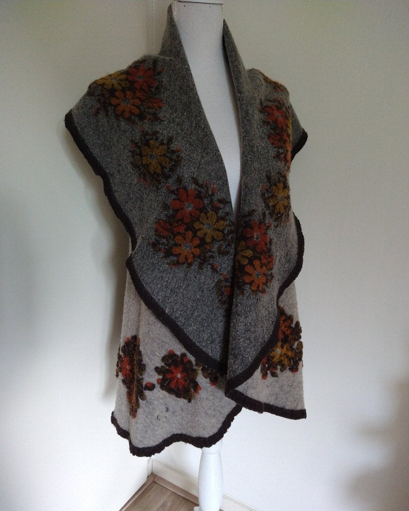 Vest Cassis Collection 70% wol, Kleding | Dames, Truien en Vesten, Ophalen of Verzenden, Zo goed als nieuw, Maat 42/44 (L)