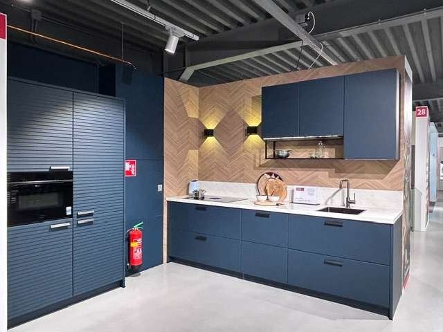 Showroomkeuken diepblauw (parallel opstelling), Huis en Inrichting, Overige materialen, Schüller, Blauw, Niet ingevuld