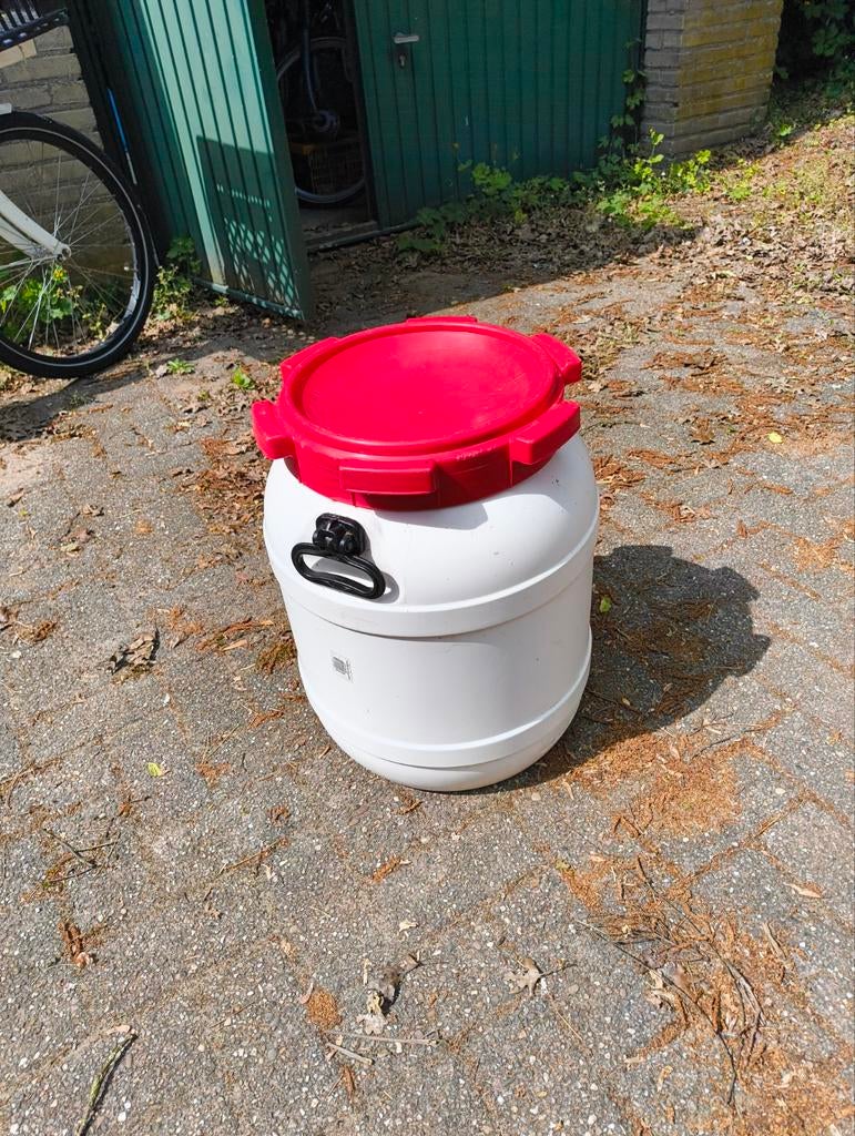 Waterdichte ton 55 liter voor voer of op de boot, Ophalen