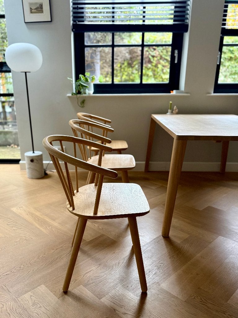 3x Bolia Sleek Low Back stoel – witgepigmenteerd eiken, Ophalen, Zo goed als nieuw, Hout, Drie