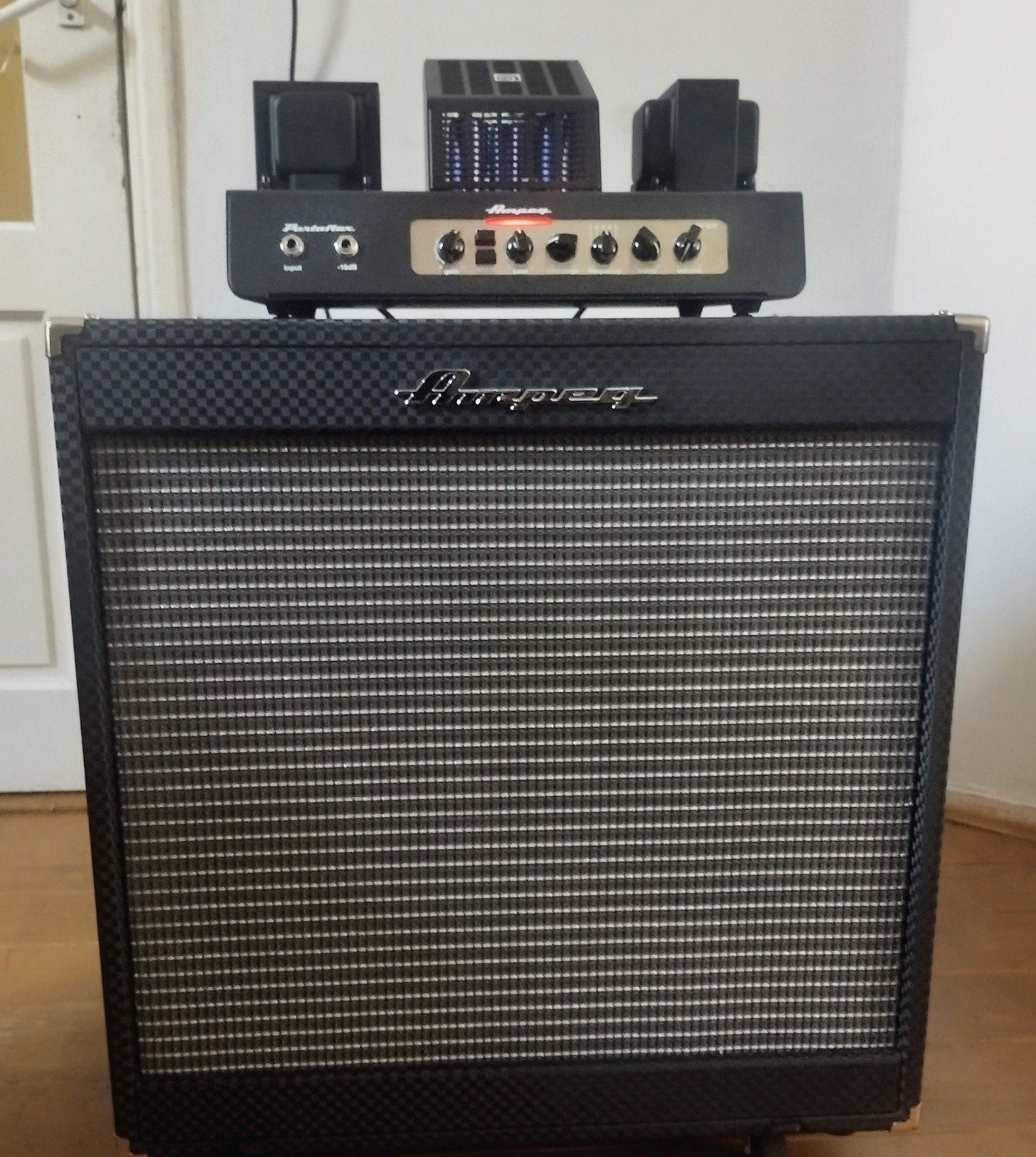 Ampeg PF 50T + PF 115 LF, Ophalen, Zo goed als nieuw, 50 tot 100 watt