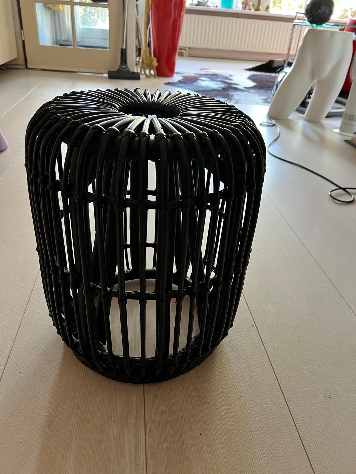 rotan bijzettafel met goudkleurig dienblad, Ophalen, Zo goed als nieuw, Overige materialen