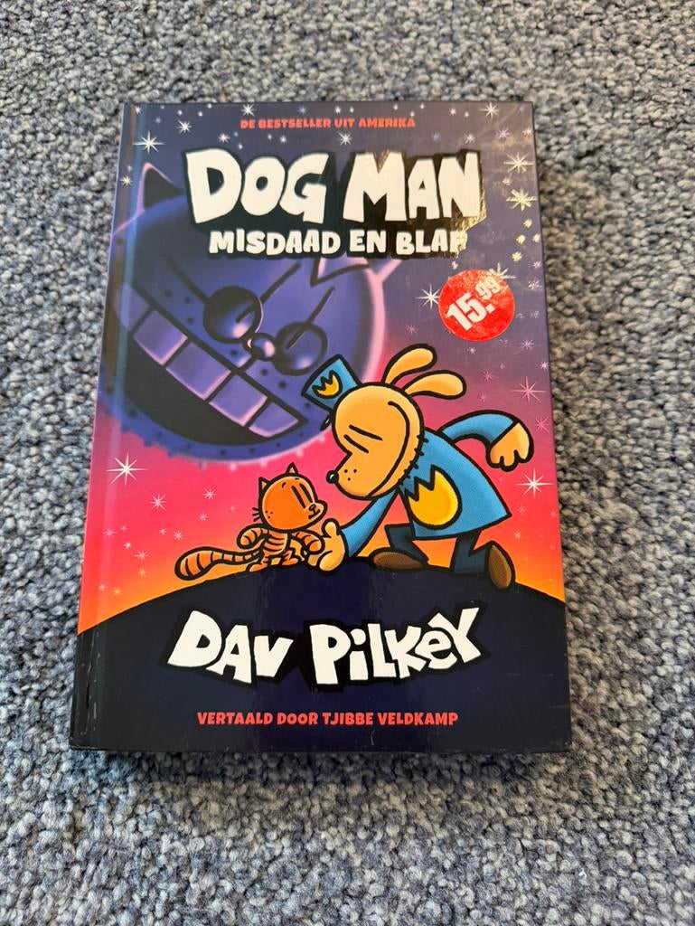 Dog Man Misdaad en Blaf - Dav Pilkey (deel 9), Ophalen of Verzenden, Zo goed als nieuw, Fictie algemeen