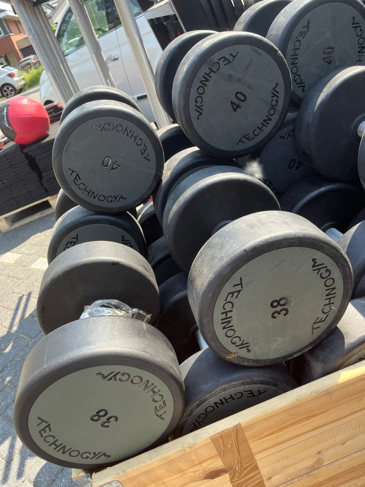 Technogym pu uretane dumbbells 38 of 40 kg gewichten, Ophalen, Dumbbell, Gewichten, Zo goed als nieuw