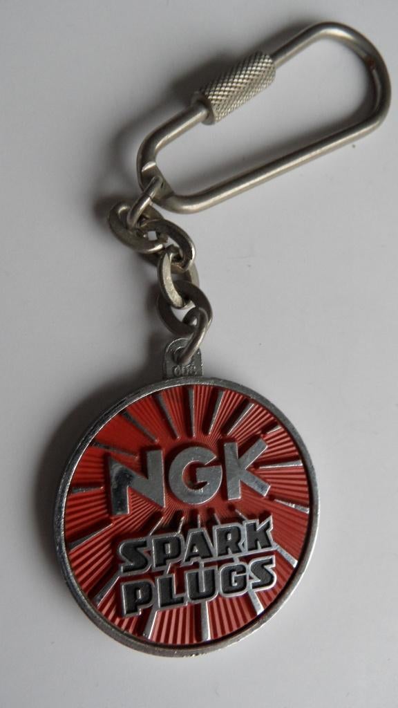 NGK spark plugs bougie sleutelhanger, Verzamelen, Merken en Reclamevoorwerpen, Verzenden, Gebruikt, Gebruiksvoorwerp