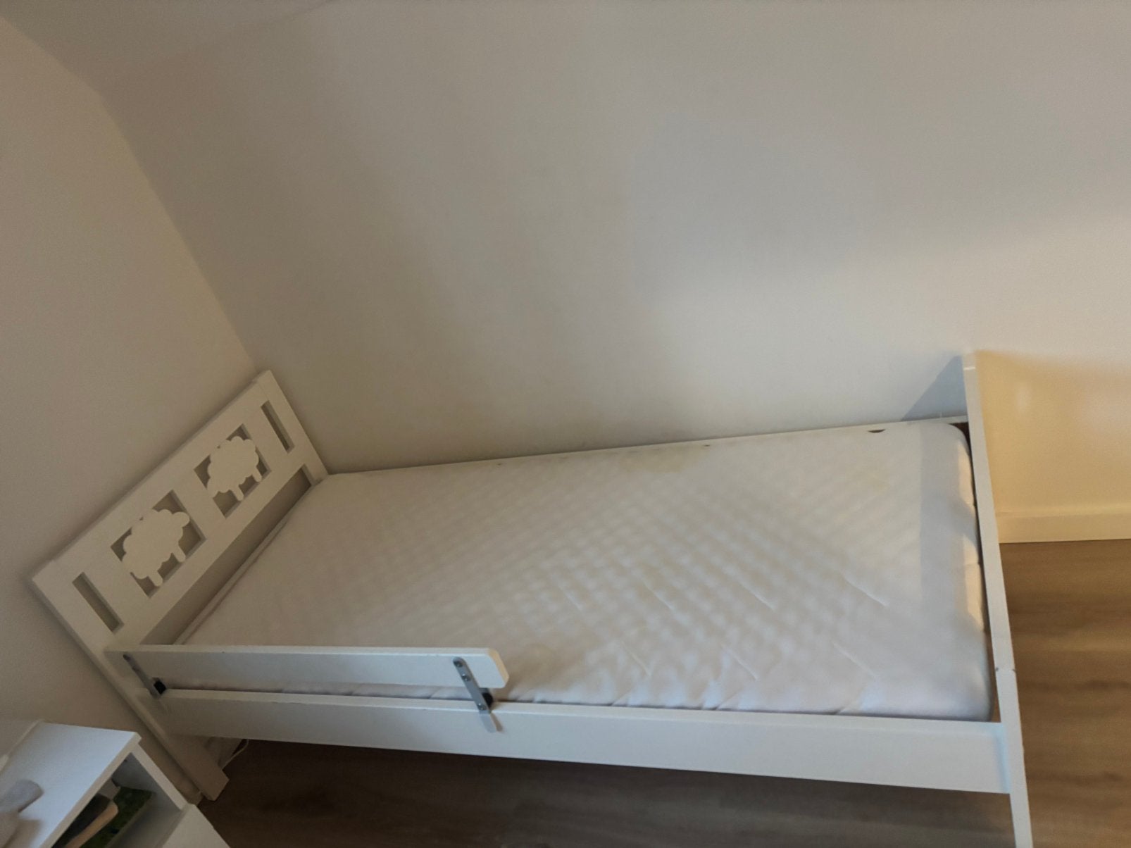 Ikea peuterbedje met toebehoren, Ophalen, Zo goed als nieuw, Minder dan 140 cm, Minder dan 70 cm
