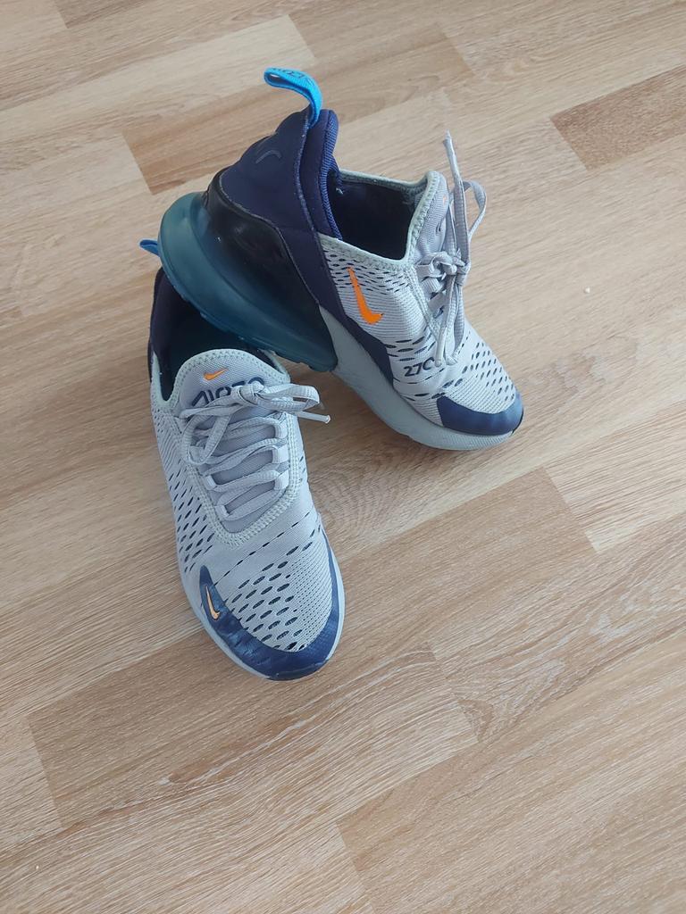 Nike Air Max 270 sneakers maat 35.5, Ophalen of Verzenden, Gedragen, Grijs, Sneakers of Gympen