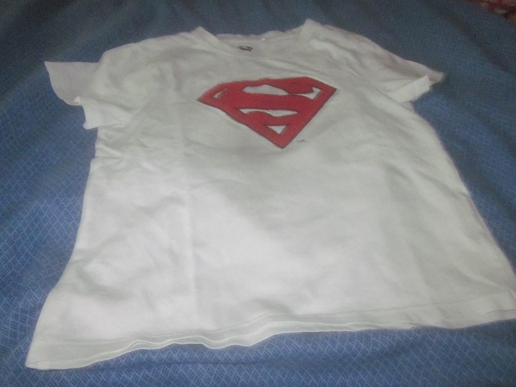 Wit shirtje met rood/zwart superman teken Superman 116 zgan, Superman, Ophalen of Verzenden, Zo goed als nieuw, Shirt of Longsleeve