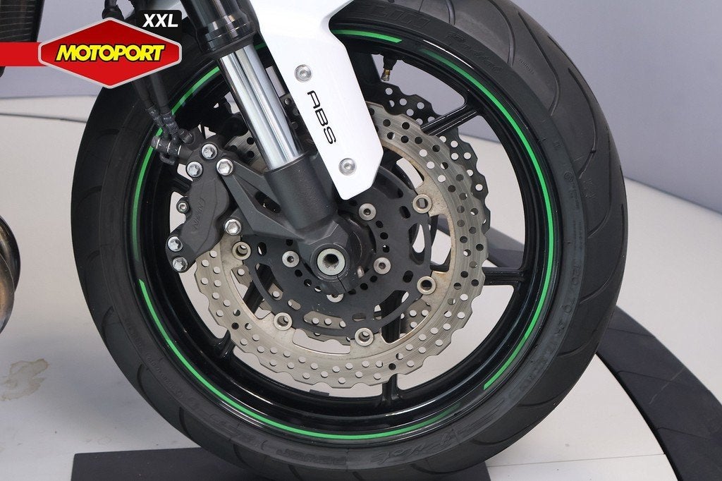 Kawasaki Z800 ABS, Bedrijf, Naked bike