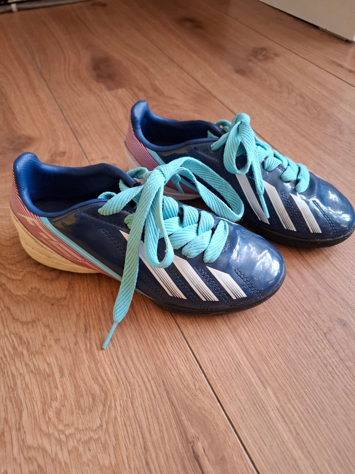 Adidas voetbalschoenen - Maat 33, Maat XS of kleiner, Ophalen of Verzenden, Gebruikt, Schoenen