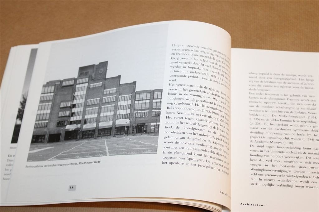 Architectuurgids Groningen 1900-1990 — 20e Eeuwse Bouw, Ophalen of Verzenden, Gelezen, Architecten