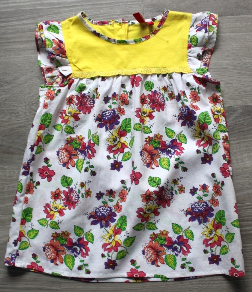 Vrolijke gebloemde tuniek. Maat 128 Nieuw., Ophalen of Verzenden, Nieuw, Meisje, Shirt of Longsleeve