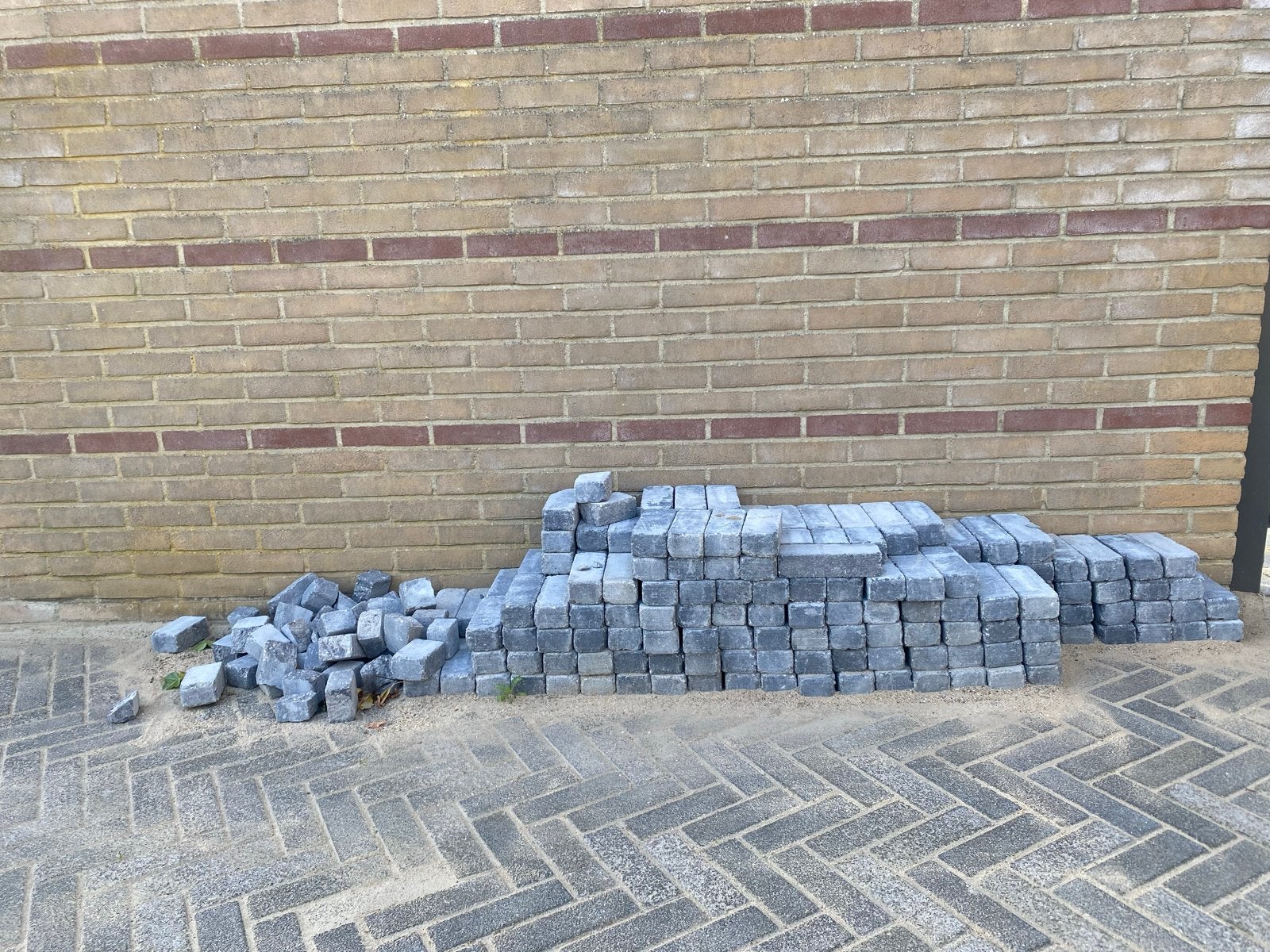 Gratis af te halen: Getrommelde stenen, Gebruikt, Klinkers, Ophalen of Verzenden, 10 m² of meer
