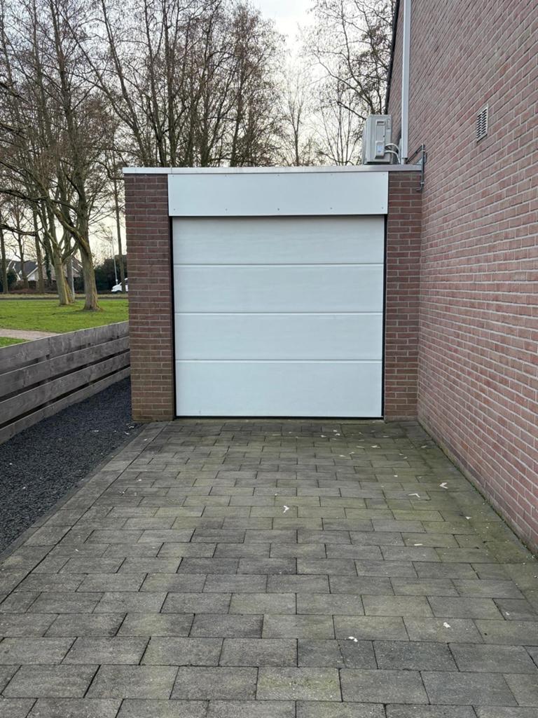 Garagedeur elektrisch, Ophalen, Gebruikt, Garagedeur, 120 cm of meer