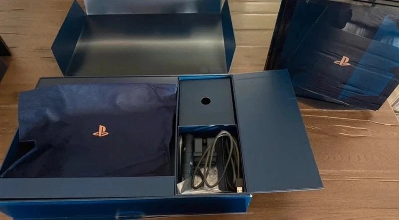 PS4 Pro 500 Million Limited Edition, Ophalen, Gebruikt, 1 TB, Met 1 controller