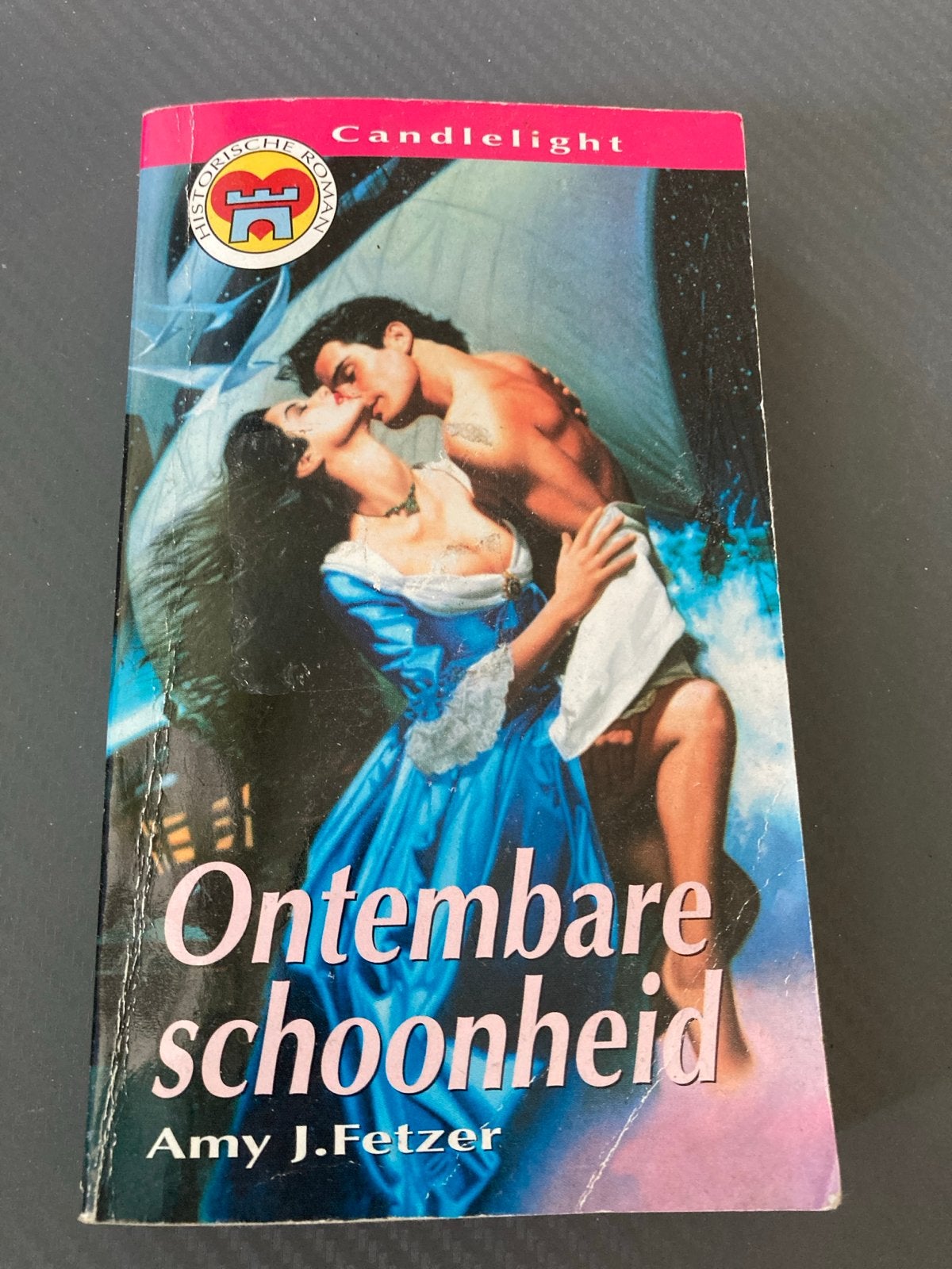Ontembare schoonheid - Amy J. Fetzer (Candlelight), Boeken, Romans, Ophalen of Verzenden, Gelezen, Nederland