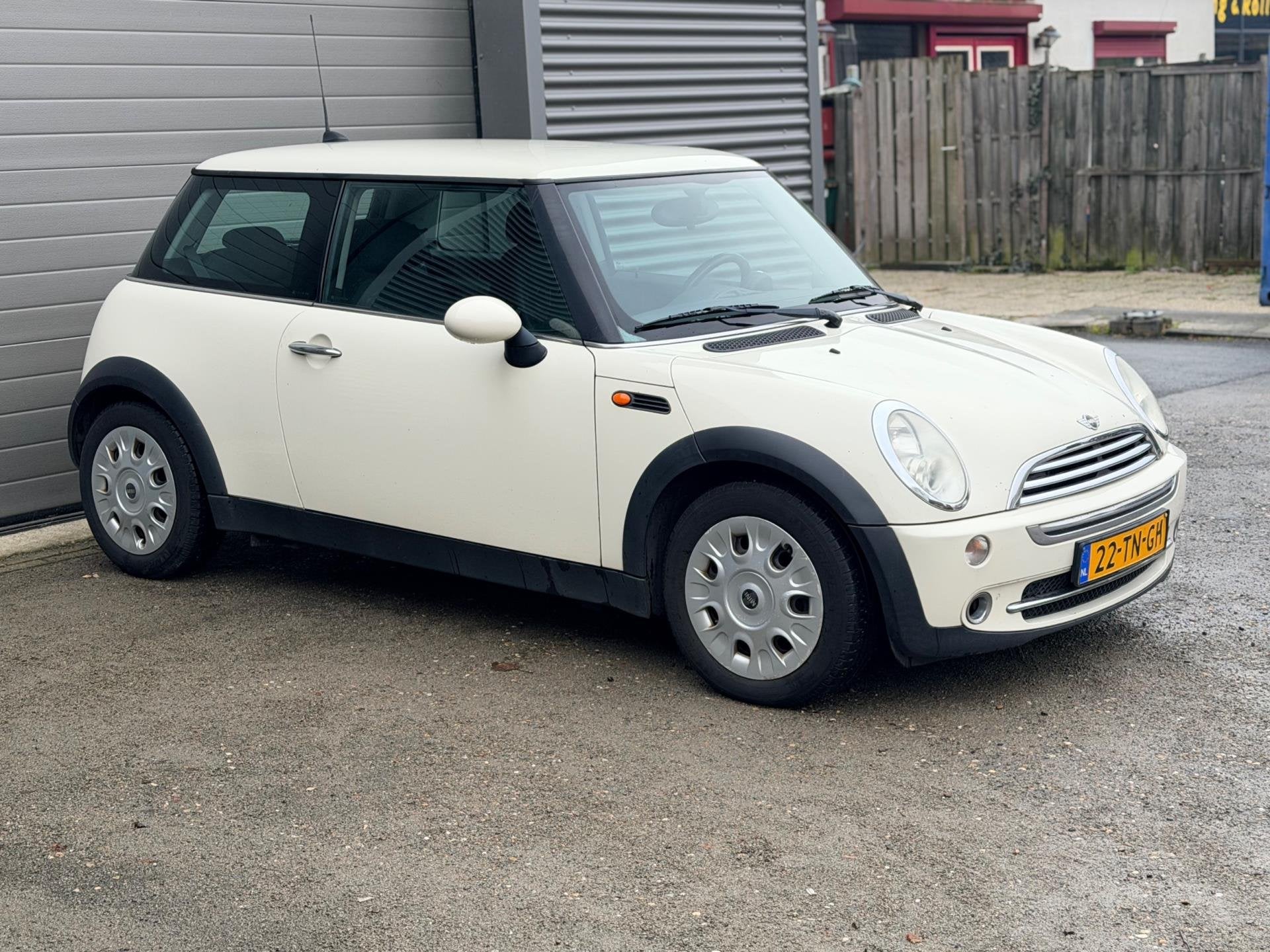 Mini Mini 1.6 One, Voorwielaandrijving, 15 km/l, Gebruikt, 4 cilinders