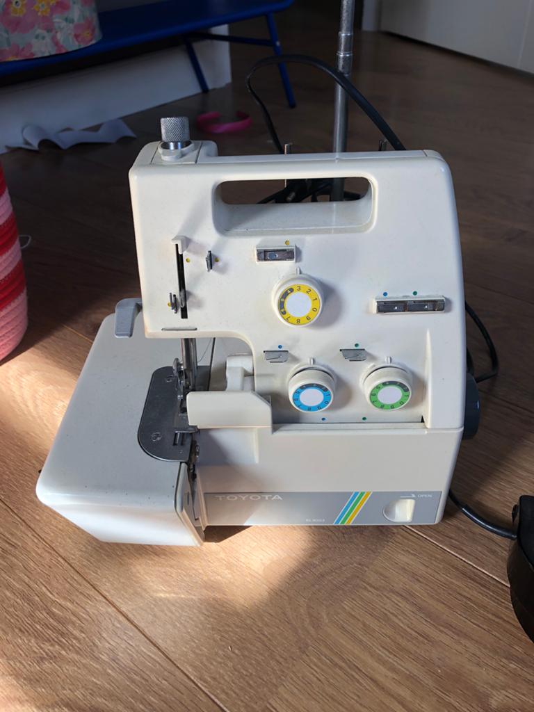 Lock machine merk Toyota, Hobby en Vrije tijd, Ophalen of Verzenden, Zo goed als nieuw, Lockmachine, Overige merken