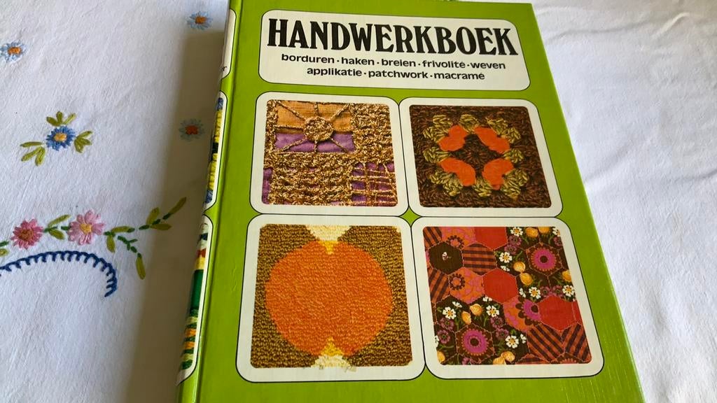 Handwerkboek/Jutta Lammèr/1971/borduren-haken-breien,weven, Hobby en Vrije tijd, Borduren en Borduurmachines, Ophalen of Verzenden