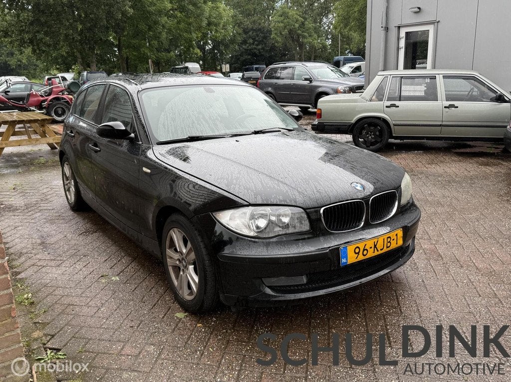 BMW 1-serie 116i TREKHAAK|CRUISE CONTROLE|AIRCO, 1-Serie, Gebruikt, 4 cilinders, 4 stoelen