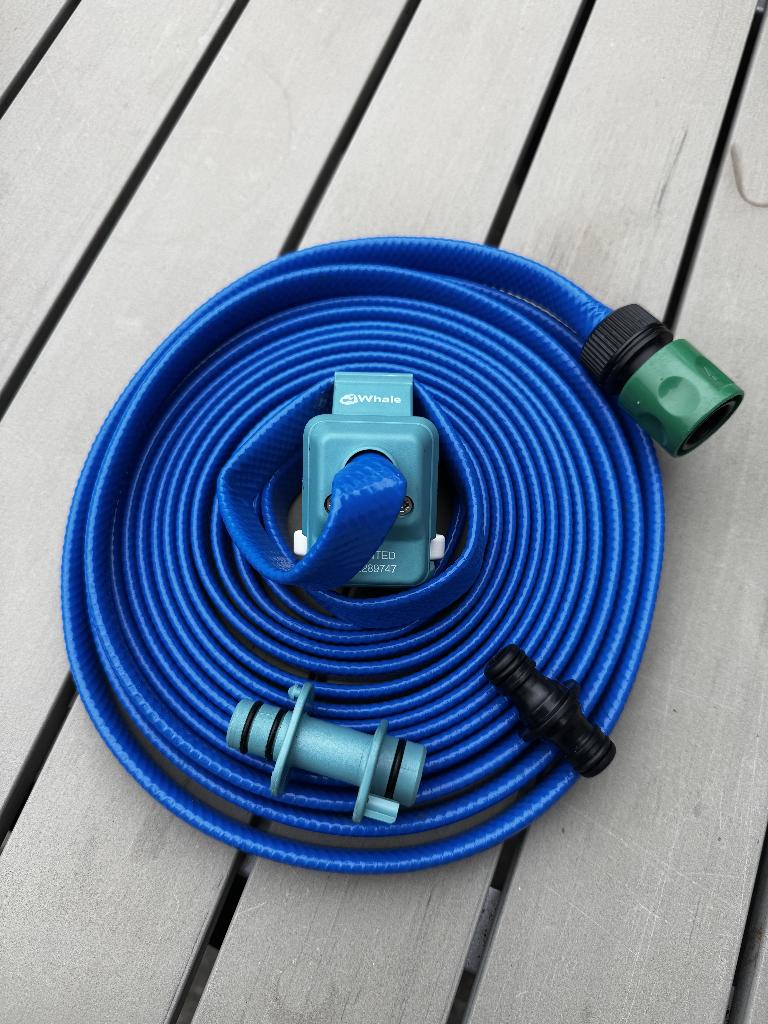 Whale Aquasource EM9433 caravan netwater aansluiting, Caravans en Kamperen, Ophalen of Verzenden, Zo goed als nieuw