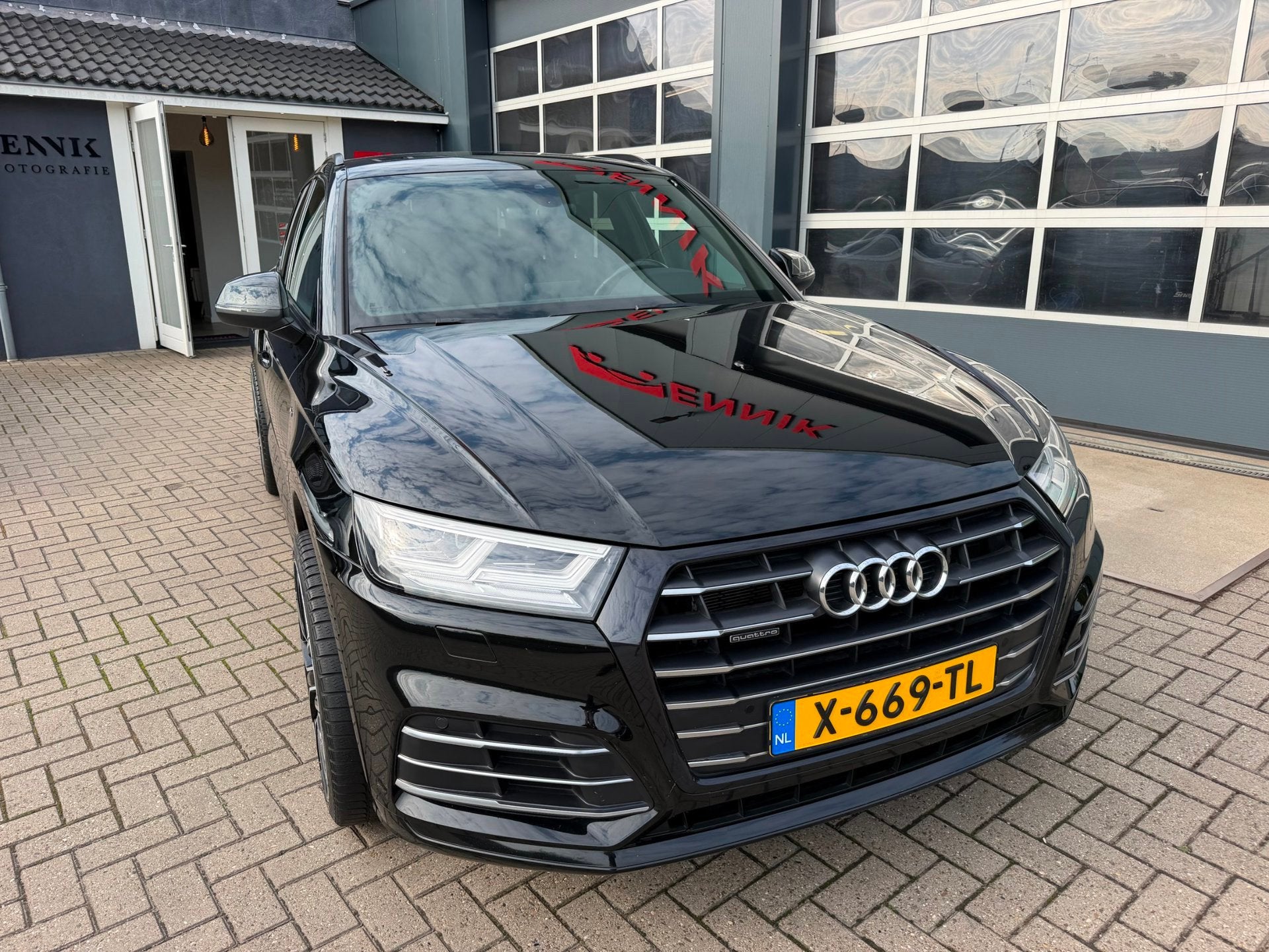Audi Q5 55 TFSI e quattro Competition S-Line / 367PK / Lucht, Auto's, Dealer onderhouden, 4 cilinders, Leder en Stof, Zwart