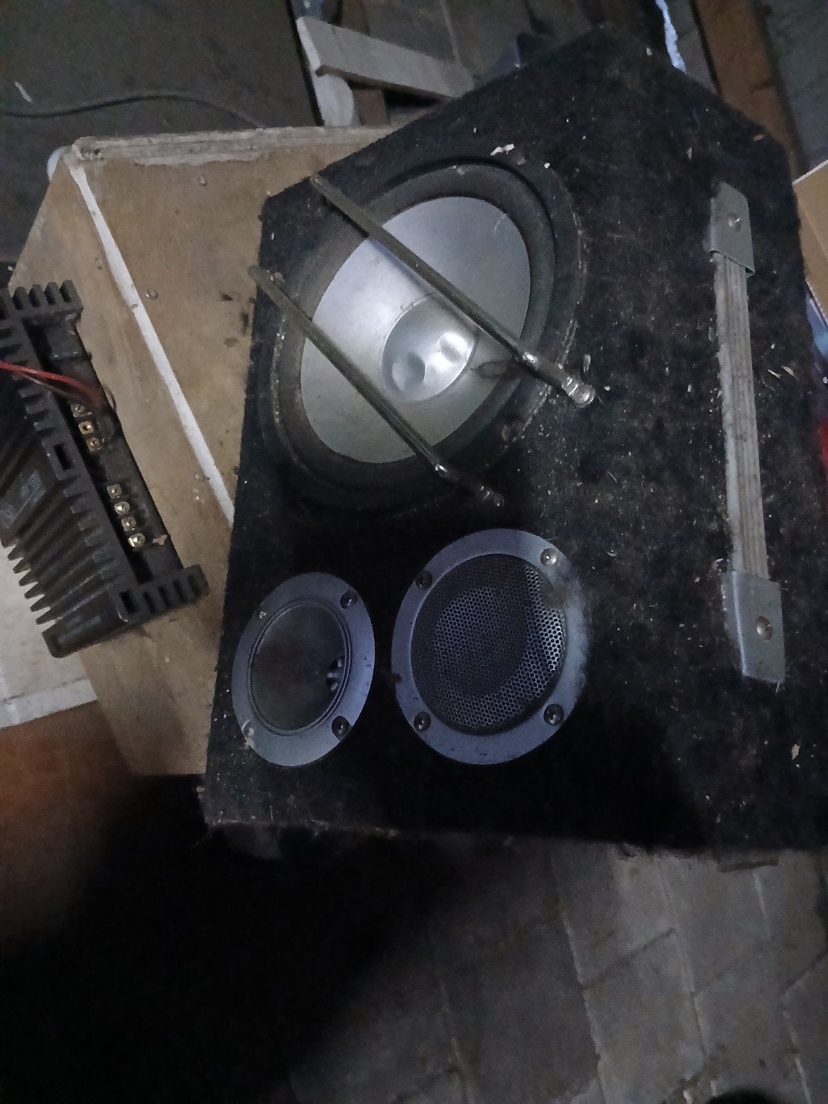Subwoofer met versterker - Krachtig geluid voor je auto, Auto diversen, Ophalen of Verzenden, Gebruikt