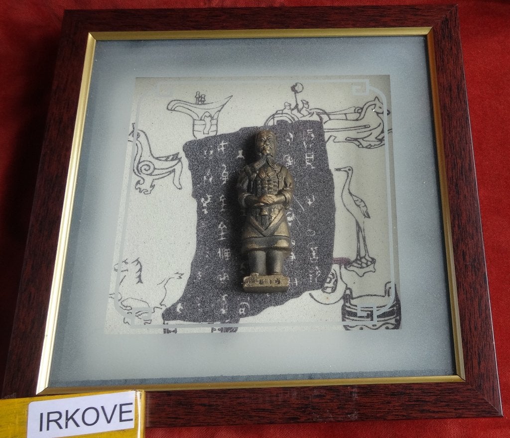 CHINESE KRIJGER IN VITRINE DIORAMA * In Kader *, Wanddecoratie, Ophalen of Verzenden, 28 cm, China