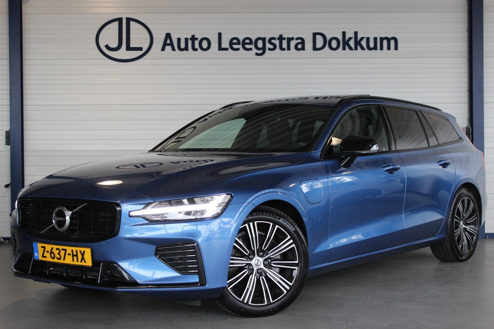 Volvo V60 2.0 T6 Twin Engine AWD R-Design Head-Up | Harman/K, Automaat, Gebruikt, 4 cilinders, Blauw