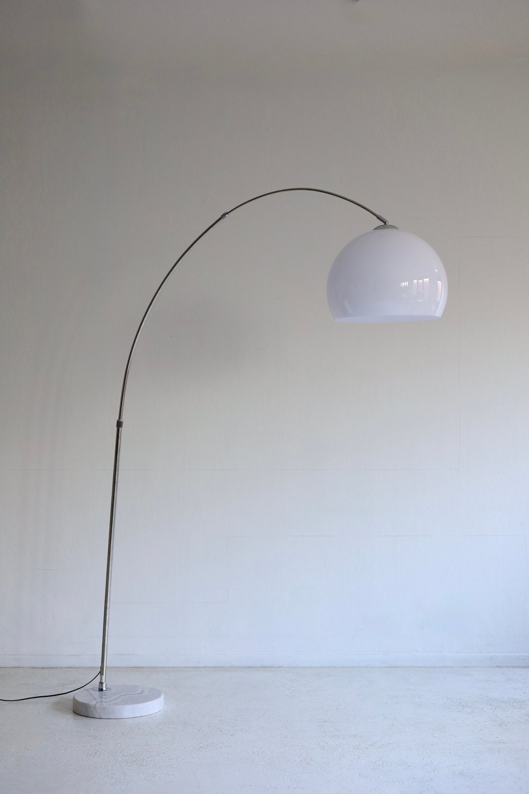 Vintage Booglamp met marmeren voet, Ophalen, Vintage design, Pim@tijdperk.eu  leyla@tijdperk.eu, Zo goed als nieuw