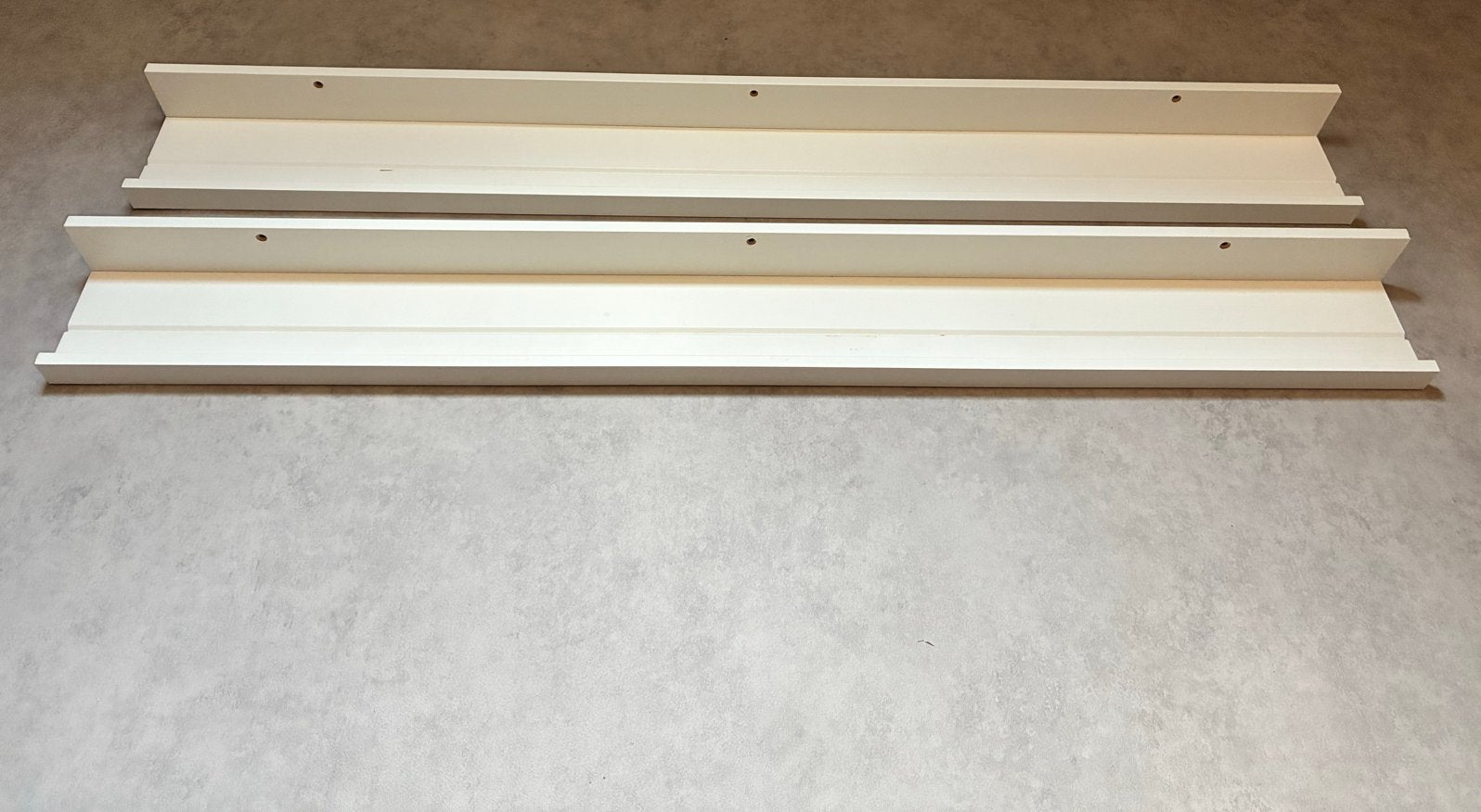 2x IKEA Mosslanda Schilderijplank Wit 115 cm, Ophalen, Gebruikt