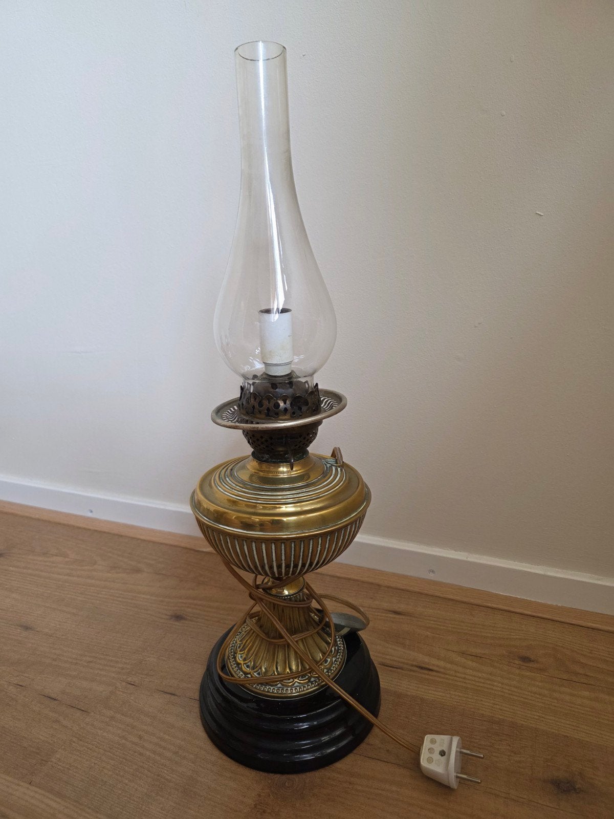Victoriaanse olielamp met glazen reservoir, Ophalen of Verzenden