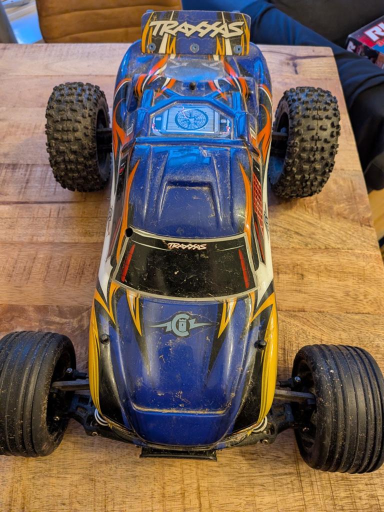 Traxxas Rustler 2WD, Hobby en Vrije tijd, Modelbouw | Radiografisch | Auto's, Ophalen, Gebruikt, Elektro, Auto offroad