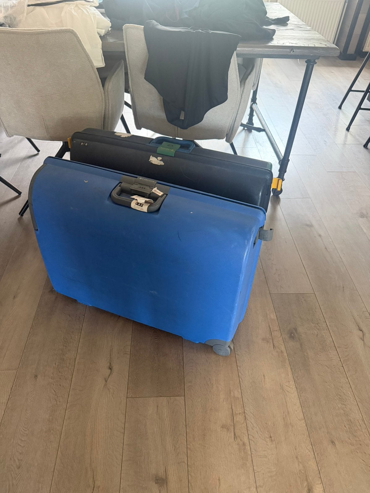 Graris 2 koffers, Ophalen, Zo goed als nieuw, Hard kunststof, 70 cm of meer