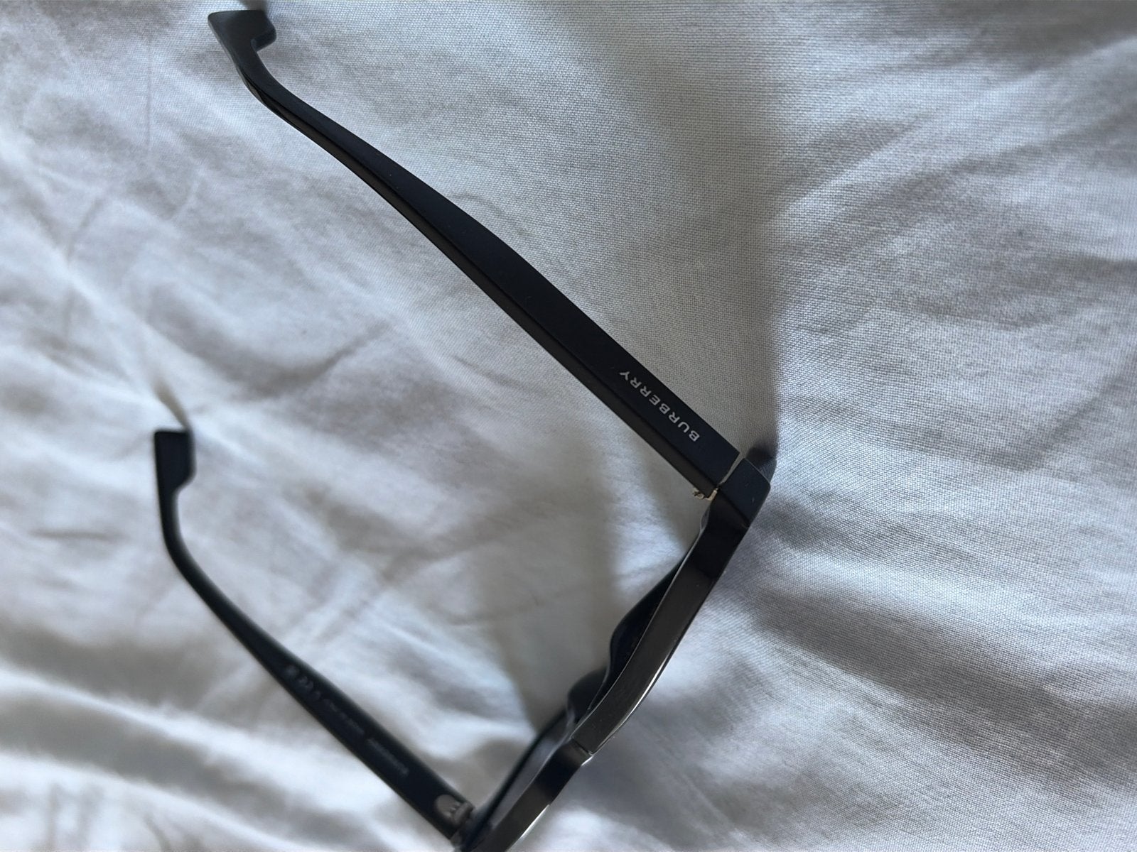 Burberry Zonnebril Zwart - nieuw 220,- zie foto, Ophalen of Verzenden, Zo goed als nieuw, Zwart, Zonnebril