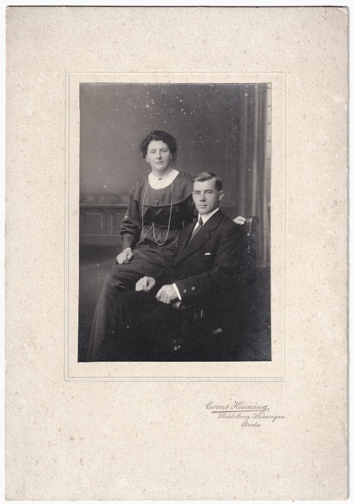 Foto karton - Groot Formaat - Echtpaar - Henning Middelburg, Verzamelen, Gebruikt, Foto, Ophalen of Verzenden, Voor 1940