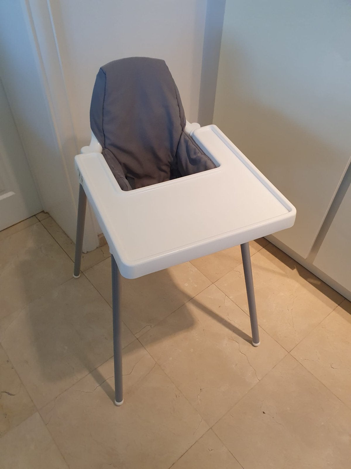 Ikea antilop kinderstoel nieuwstaat met bekleding en blad, Kinderen en Baby's, Kinderstoelen, Ophalen, Zo goed als nieuw, Overige typen
