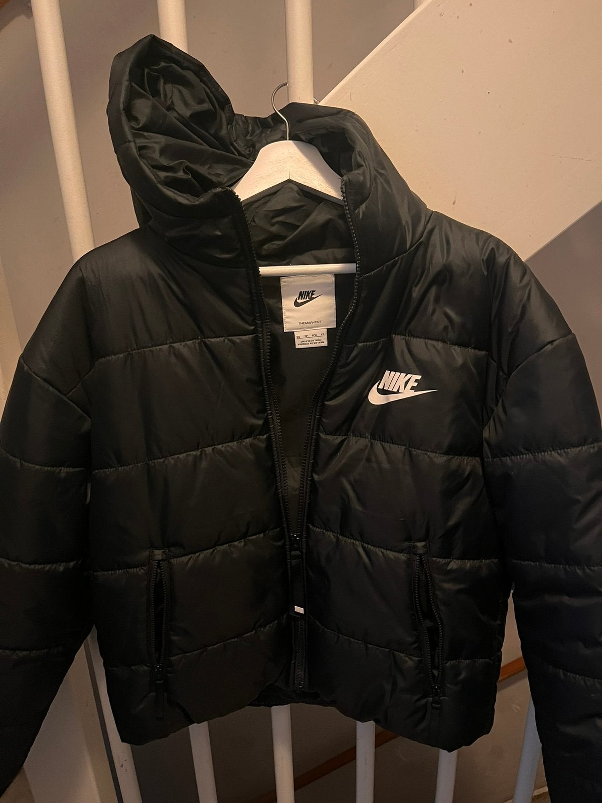 Nike jas dames Xs, Ophalen of Verzenden, Zo goed als nieuw, Maat 34 (XS) of kleiner, Zwart