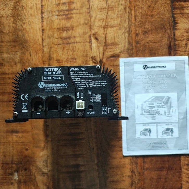 NORDELLETTRONICA Acculader NE287 Camper Zonnepaneel Lithium, Ophalen of Verzenden, Gebruikt