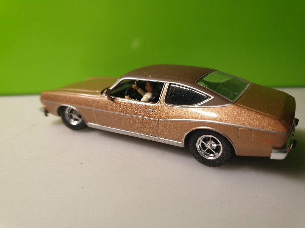 Universal Hobbies James Bond - AMC Matador Coupe [brons]1/43, Hobby en Vrije tijd, Ophalen of Verzenden, Zo goed als nieuw, Auto