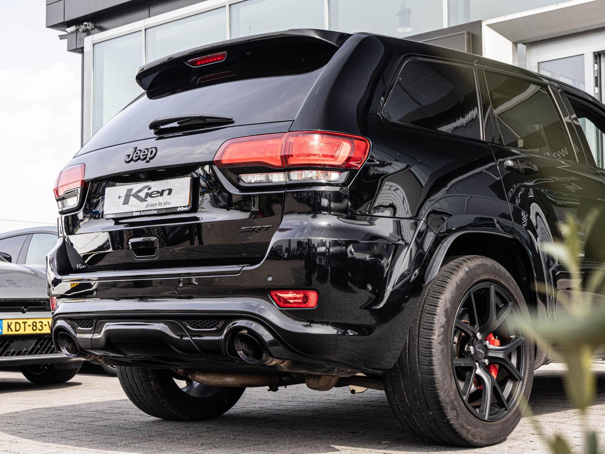 Jeep Grand Cherokee 6.4 V8 SRT8 | LPG | Grijs-kenteken |, Auto's, Jeep, Automaat, Met garantie (alle), Zwart, Bedrijf