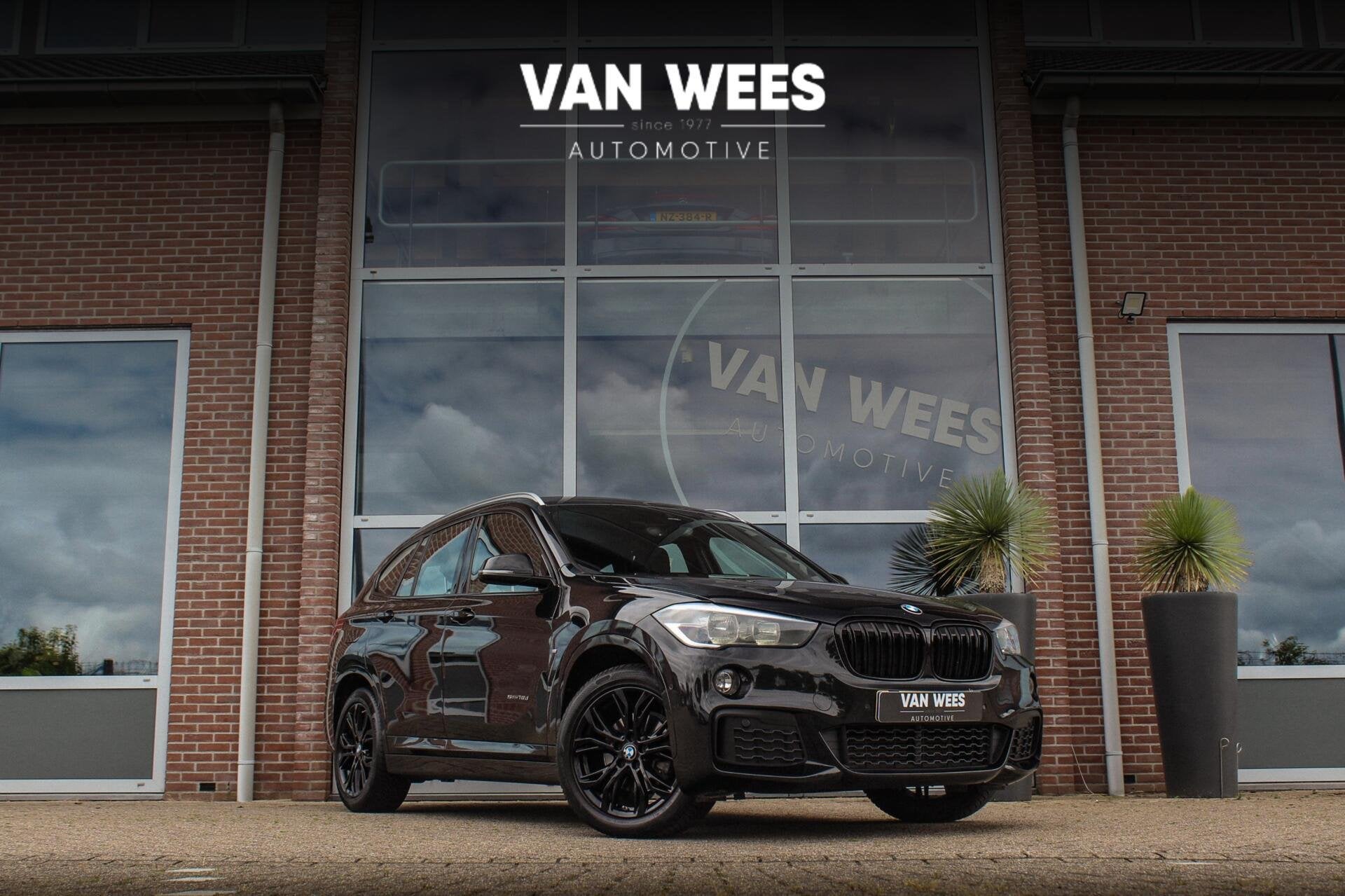 BMW X1 sDrive18d Centennial High Executive M Sport | 2e eige, Auto's, 4 cilinders, 150 pk, Alcantara, Zwart