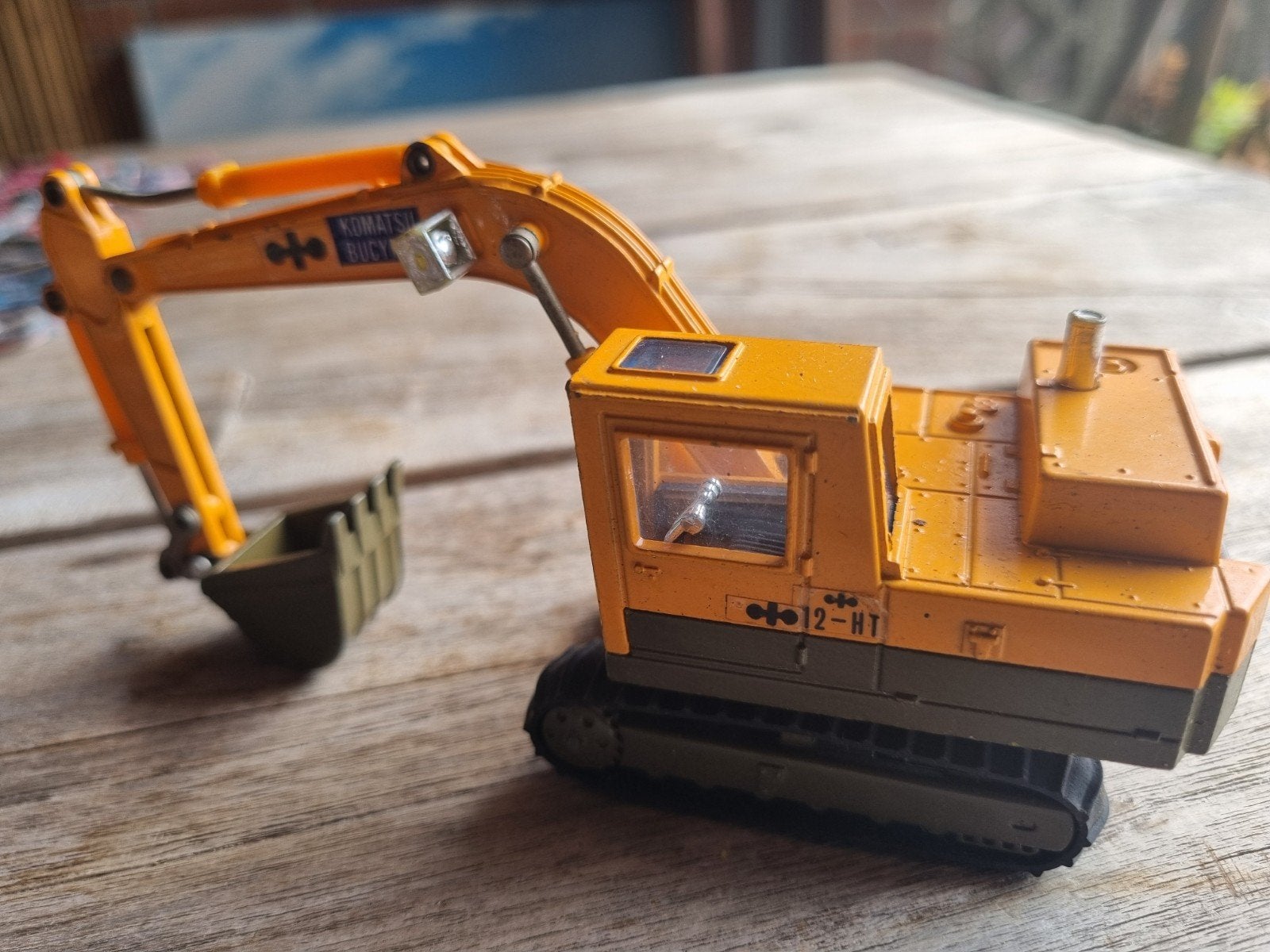 Komatsu graafmachine schaalmodel 1:43, Ophalen of Verzenden, Gebruikt