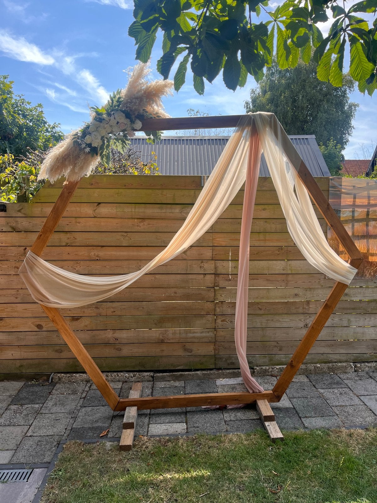 Houten Hexagon Boog voor Bruiloft of Feest, Ophalen, Zo goed als nieuw, Versiering, Geboorte of Huwelijk